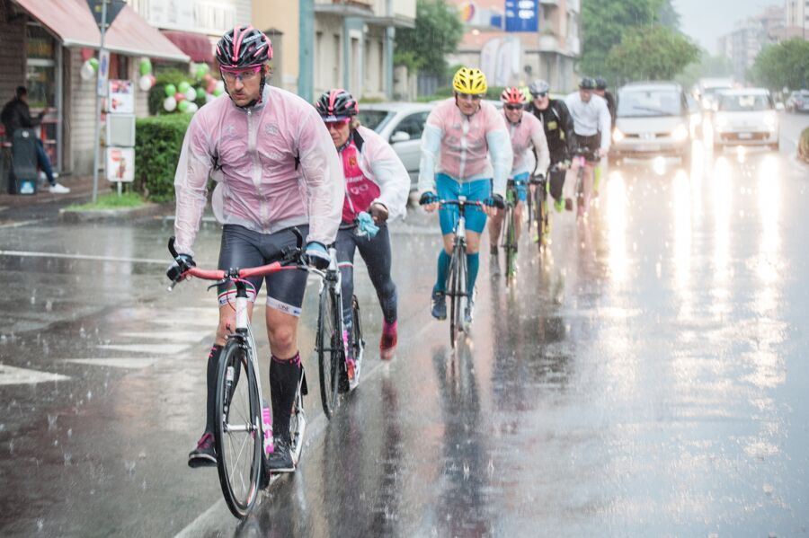 Das Wetter beim Giro war günstig, der einzige Regenguss erwischte die Jungs auf der 14. Etappe. 