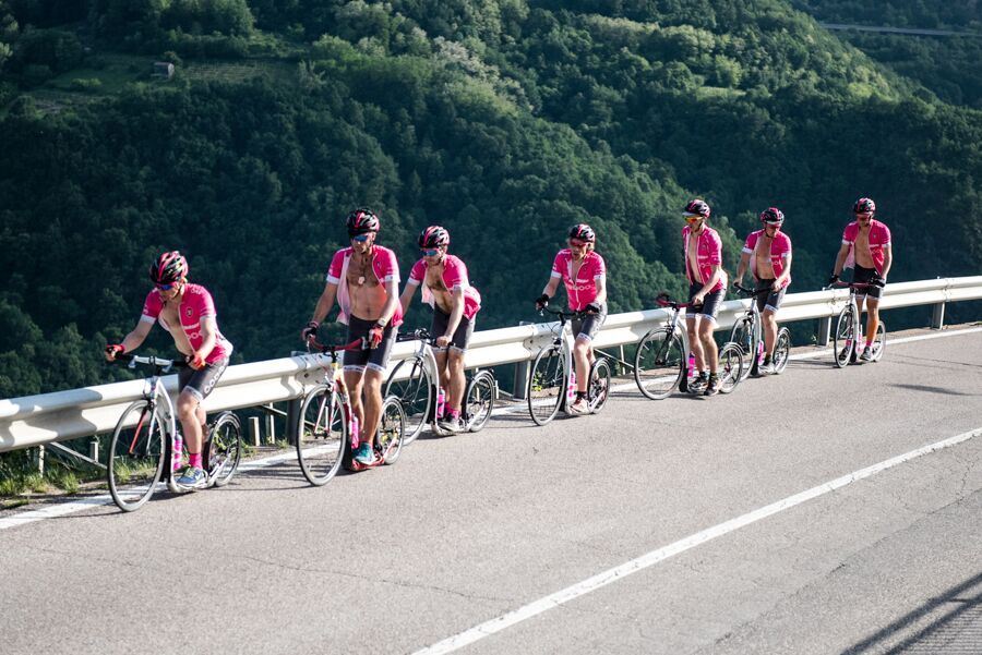 Das Team Kick Italy 2017 bestand aus den Rollerfahrern  Alpo Kuusisto, Jarda Odvárka, Kuba Kopecký, Michal Kulka, Tomáš Pelc, Honza Vlášek und Vašek Liška.