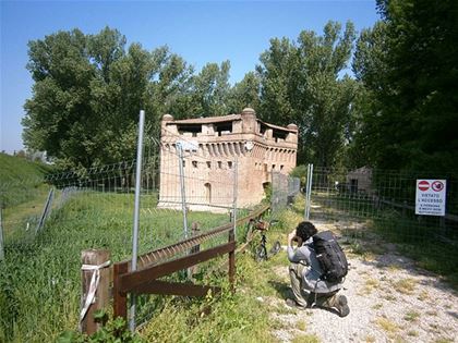 Remains of the fortified tower (Rocca Possente) from the 14th century. The fortress was used to control the passage of boats on the river.