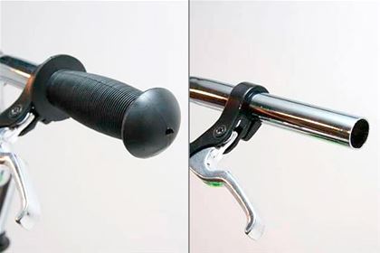 The handles have to be well attached to the bars and should not spin, otherwise there is danger of falling and being injured. 