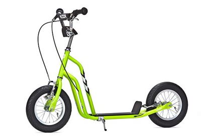 Safe scooter, model Wzoom, for restless school kids age 6 and older.