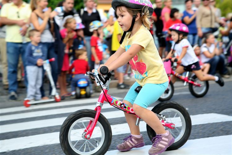 Der Roller-Grand-Prix in Říčany bei Prag.