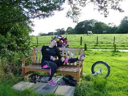 With the injured ankle Annie still rode 17 km before she could finally relax in the camp.