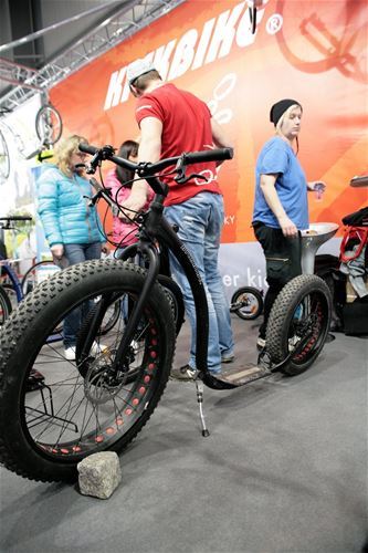 FAT MAX Scooter with rigid fork and FATbike wheels