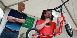 At the end starting numbers were being drawn. The lucky ones could win how else than running bikes and scooters from Limited Edition Yedoo Čtyřlístek.