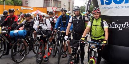 Standing on the starting line. Jan Marx (first from the right), his brother Jakub Marx standing next to him.