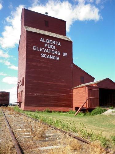 Další červené silo, tentokrát ve Scandii. 