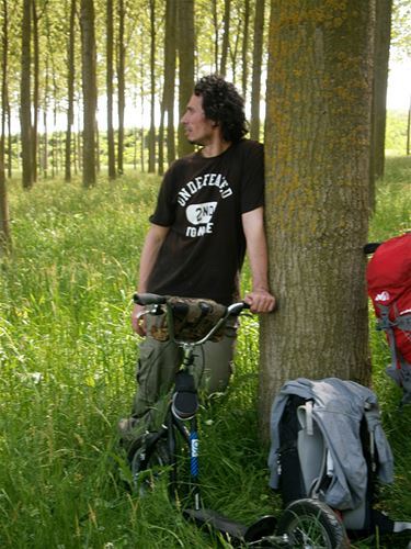  Relaxing in the shade of the floodplain forest. 