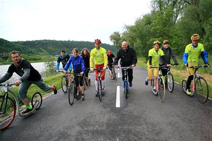 Collective ride along the Vltava river.