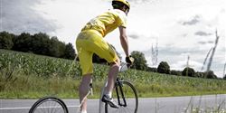 The yellow jerseys have been designed specially for the Kick France 2013 event.