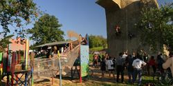 The Cakle sporting area offers entertaining activities for the whole family.