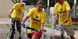 Refreshing ride between the fountains