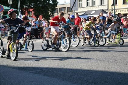 Older boys competed mainly on the Yedoo models.