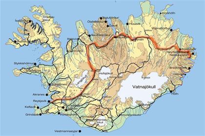 The map of Iceland with the marked track of the expedition. In order to travel the distance of 800 km in the originally planned 16 days, they rode at least 9 hours per day. 