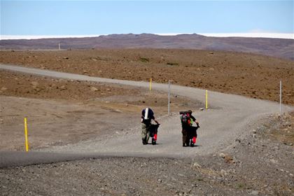 The stony wasteland extending to the horizon – that is the landscape along the legendary route No. F35, which is – as well as all the inland roads - passable only in summer. 