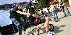 The races were preceded by a visual demonstration of adequate equipment for children riding on running bikes or scooters. The Yedoo team is convinced that the humorously performed safety instructions aimed at children will be remembered for a very long time.