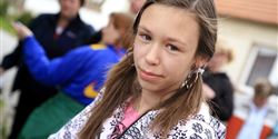 One of the many beautiful girls who came to enjoy themselves in Vrbice. More photos are available on our Facebook Bez koloběžky Yedoo nejedu (I’m Not Going without My Yedoo Scooter).