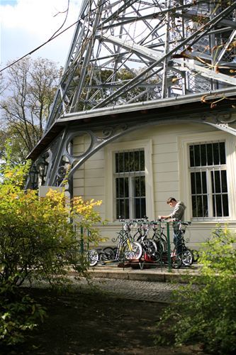 You will find the scooter rental shop right on the top of the hill – just below the Petřín lookout tower.