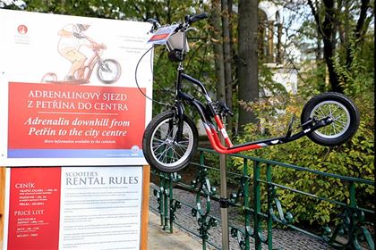 An adrenaline-raising downhill ride or a romantic ride. Everyone will enjoy him/herself at Petřín.