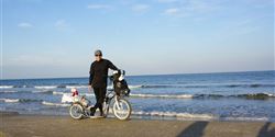 After travelling 125 km on his sixth day, Stef arrived at Rimini at 5 p.m. - just in time for the sunset.