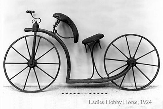 © Ian Wilkes (foto 1924, Ladies Hobby Horse)