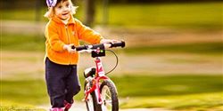 A running bike naturally teaches a child to gain balance, making it ideal preparation for riding a bike.