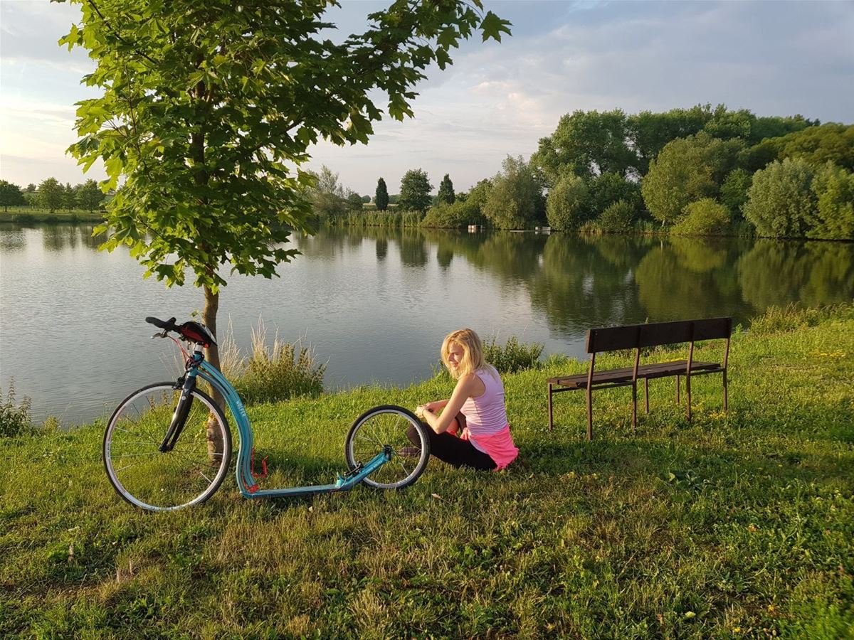 Mit Yedoo Wolfer bei den Teichen von Hostivice 