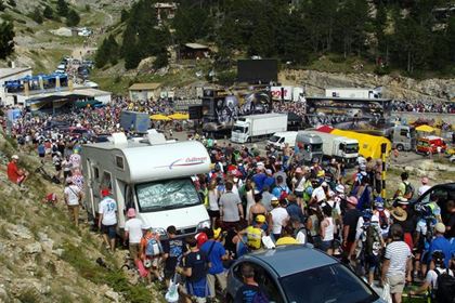 Hard moment after the end of the race, in order to be able to complete the ascent to Mont Ventoux we have to fight our way through crowds of fans going down.