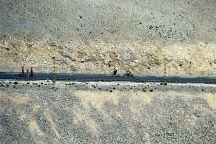 На пути наверх по лунному ландшафту