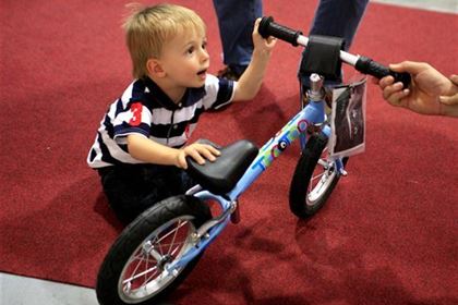 Some Specialized shops offer a pleasant service in form of rental, offering you the opportunity to actually ride the selected product and decide based on your own experience.