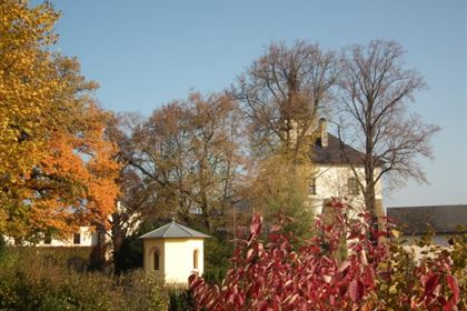 Letohrad, erstwhile called Kyšperk, is a town of alleys and Cimrman heritage. You can admire the beautiful trees as well as inventions created by the renowned Czech globetrotter at the local castle.